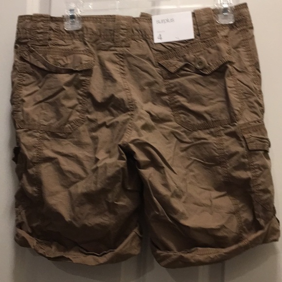 NWT Gap Khaki Camel Cargo Bermuda shorts.  4 6 - Picture 2 of 7